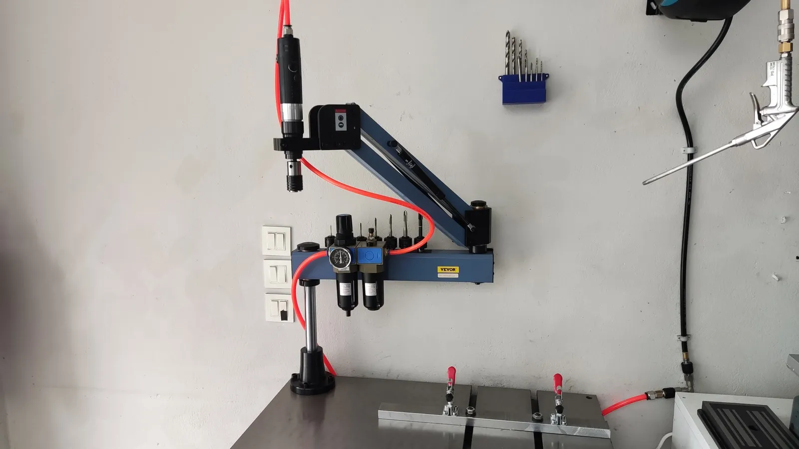 Pneumatic Tapper with T-Slot Table